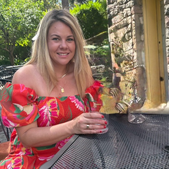 Meet your Posher, Sarah - Picture 2 of 2